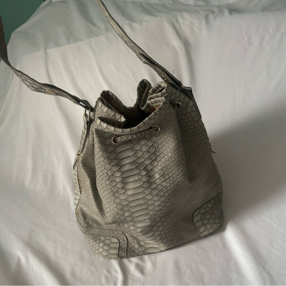 Python Style Grey Bucket Bag - Picture 2 of 2